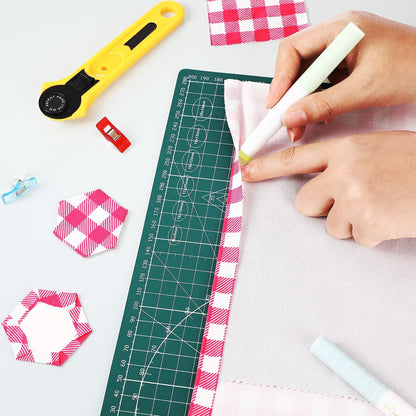 Ngheia Pen-Shaped Glue Stick Refill, Pen Glue 4 Pack Replacement Cartridges Grid Pattern Design Colors Compatible with Standard Pen Glue Applicators, 1 Card Glue Stick (4Pcs)