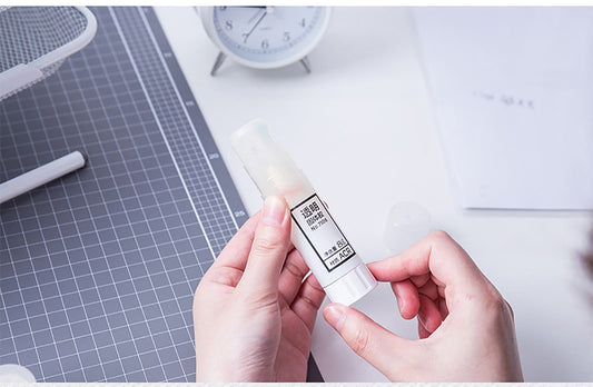 XaTanion Transparent Solid Glue Handmade Glue Stick Material ren's Transparent Glue Stick Student Stationery,Clear,8*2cm